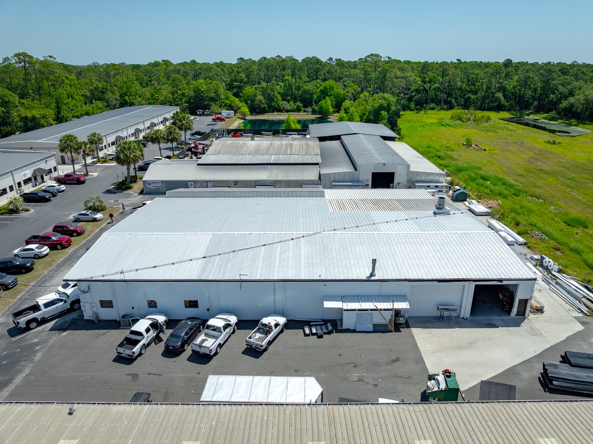 907–909 S Charles Richard Beall Blvd, DeBary, FL
