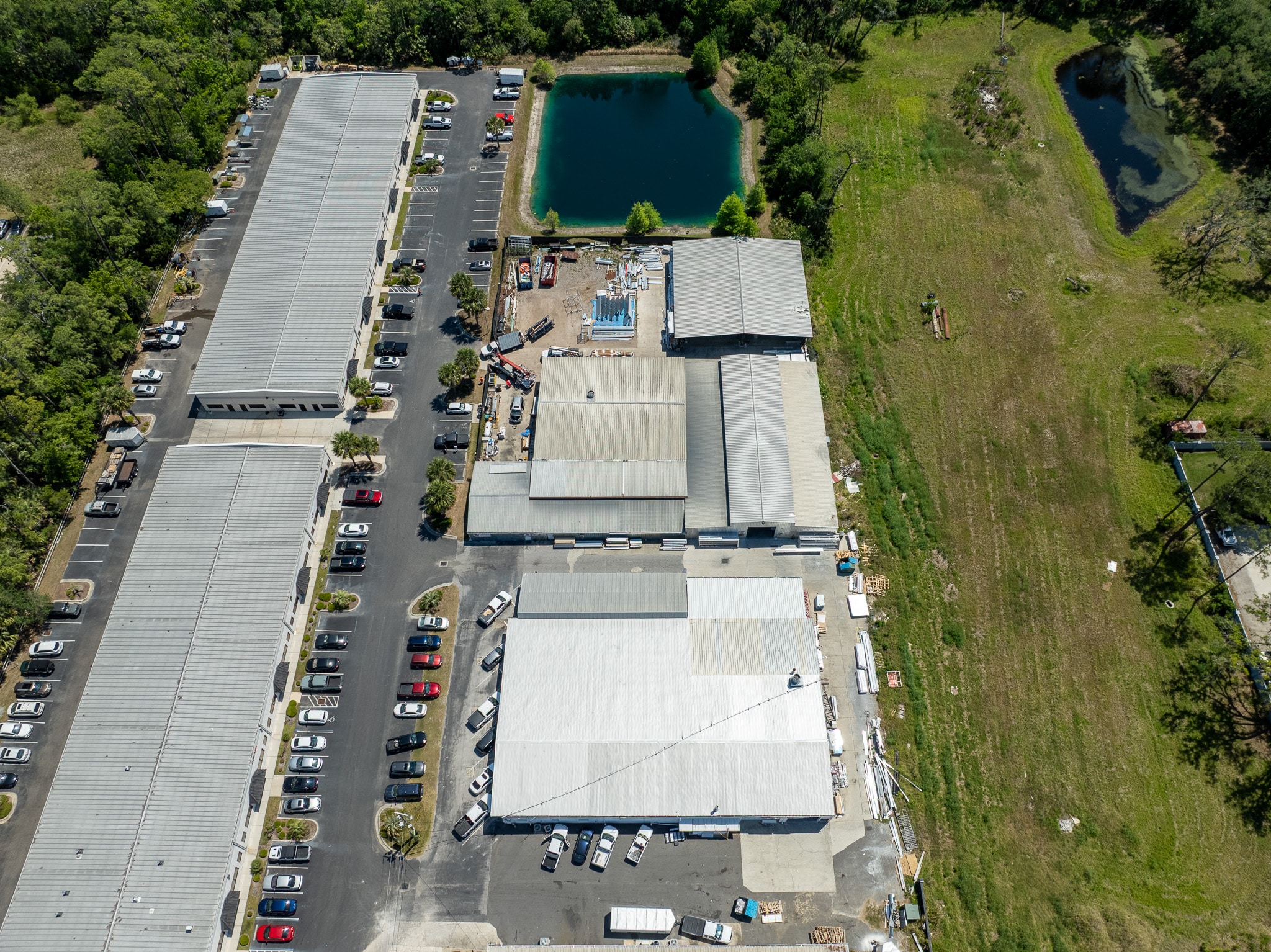 907–909 S Charles Richard Beall Blvd, DeBary, FL