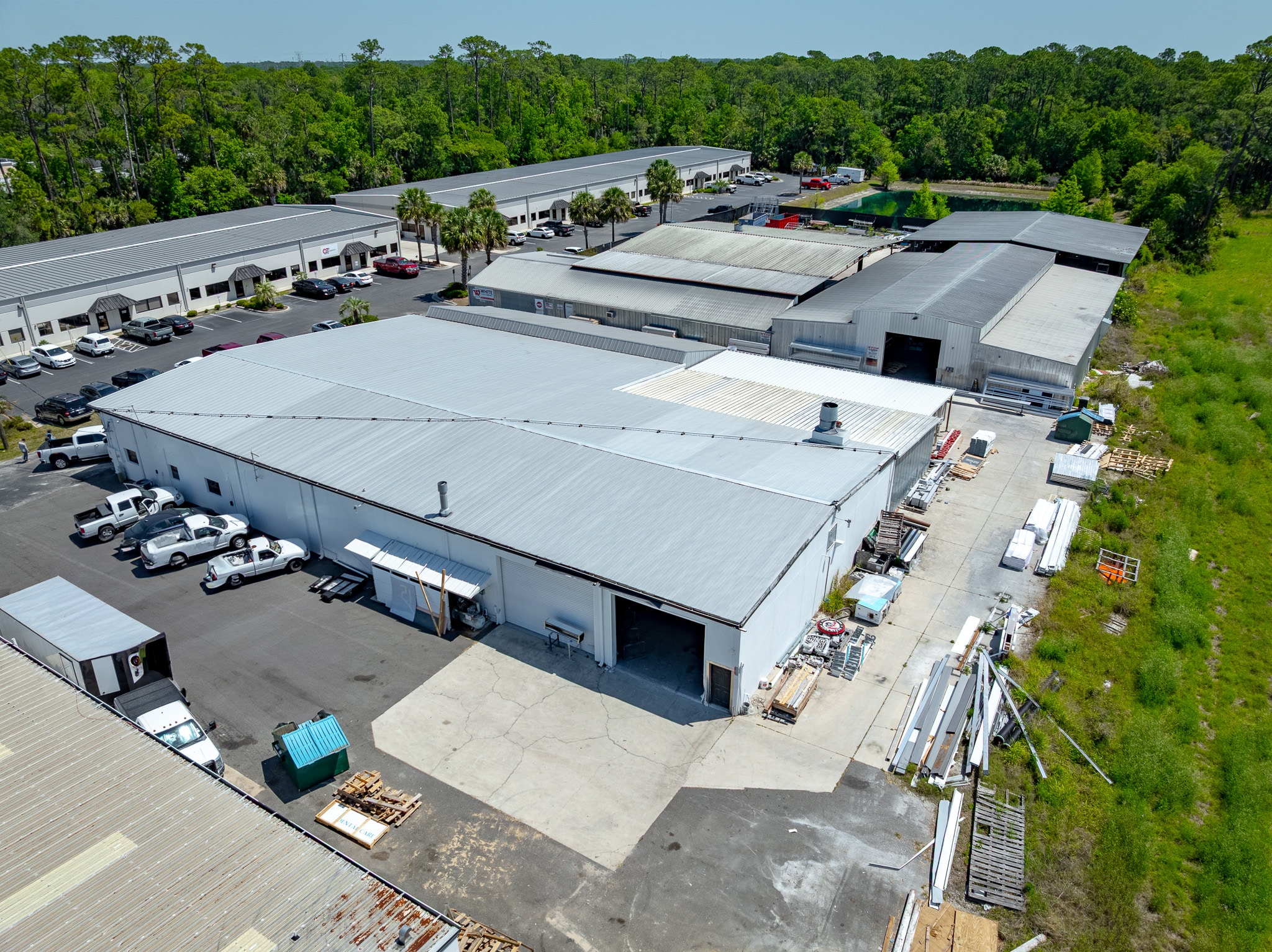 907–909 S Charles Richard Beall Blvd, DeBary, FL
