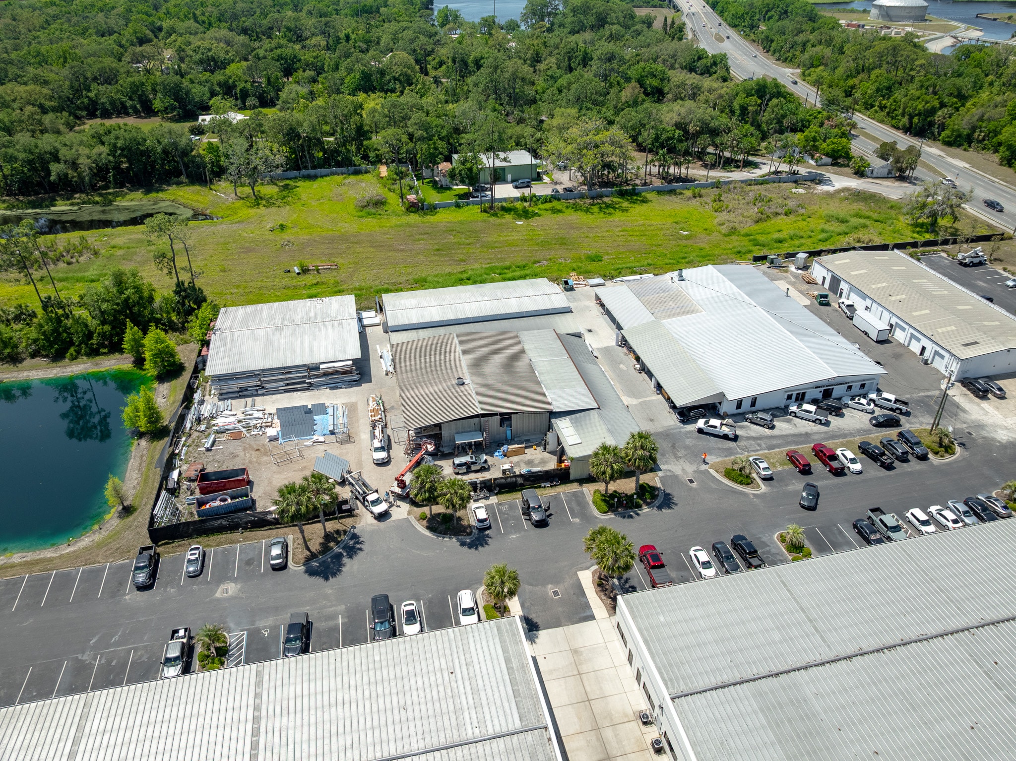 907–909 S Charles Richard Beall Blvd, DeBary, FL
