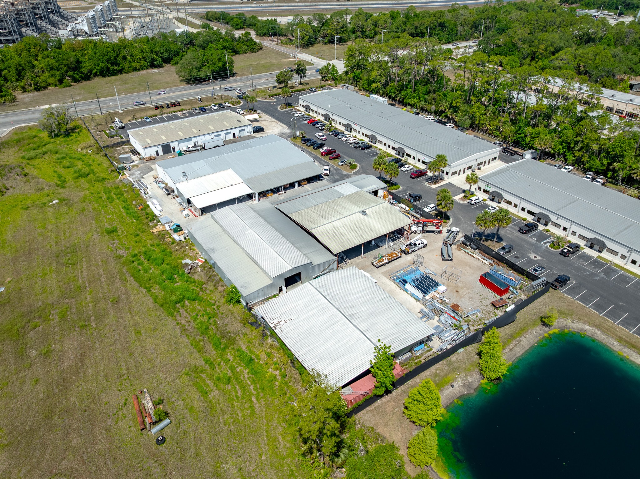 907–909 S Charles Richard Beall Blvd, DeBary, FL