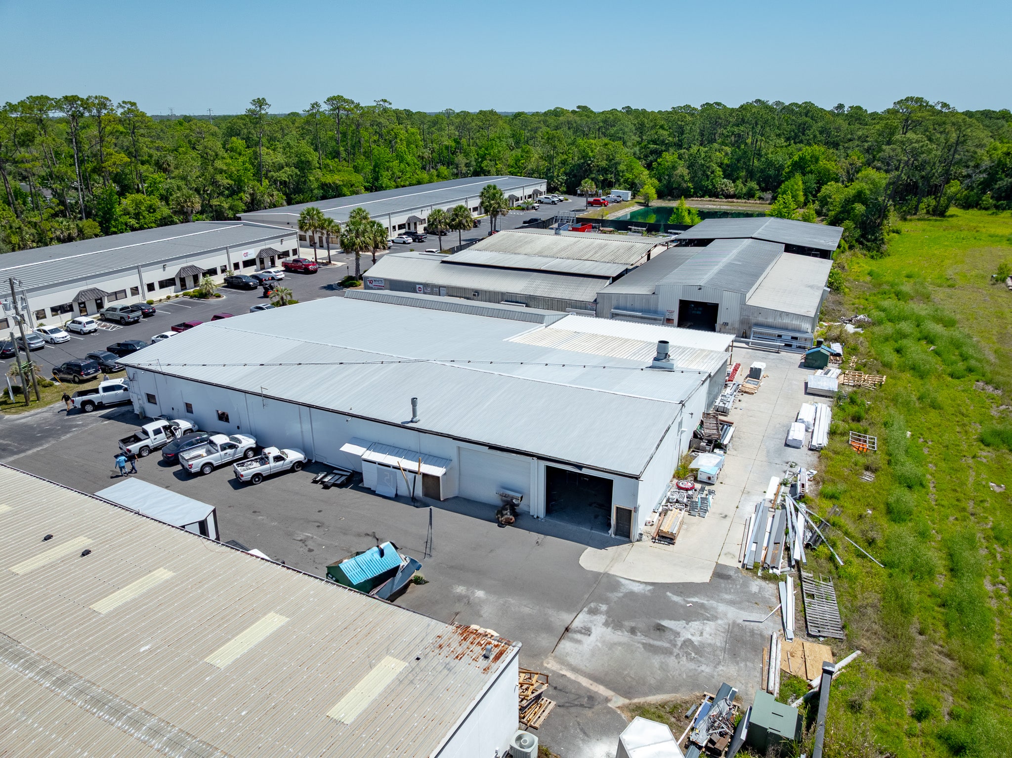 907–909 S Charles Richard Beall Blvd, DeBary, FL