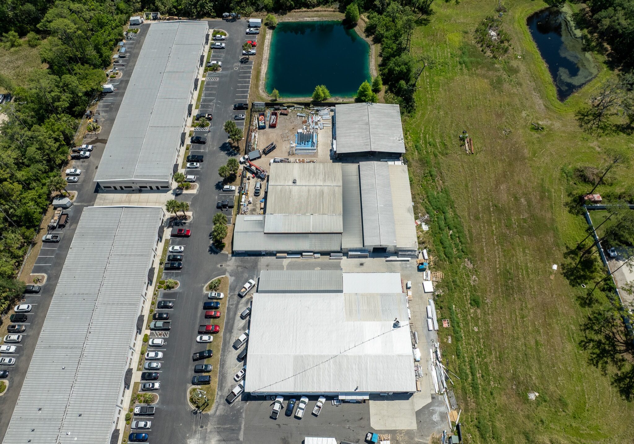 907–909 S Charles Richard Beall Blvd, DeBary, FL